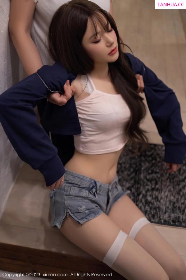 鱼子酱fish  [XiuRen]高清写真图 2023.12.15 No.7817 鱼子酱Fish 丝袜美腿第15张图片